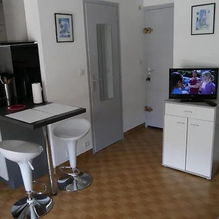 La Maison Du Mail Apartment *